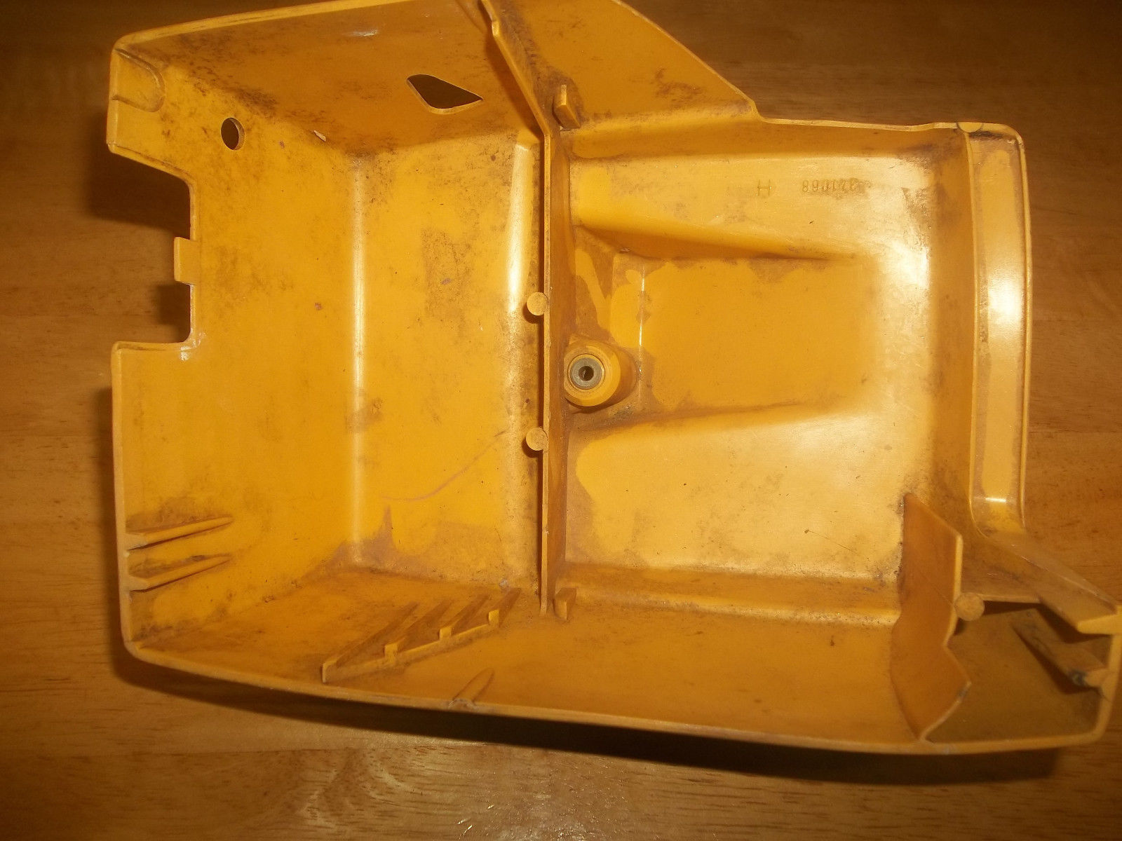 Partner S65 Chainsaw Top Cylinder Engine Cover - Image 5